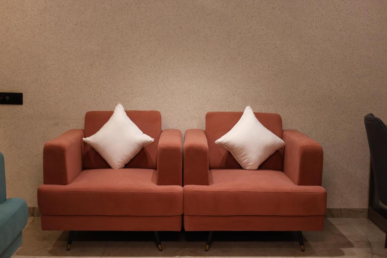 Lords Eco Inn Navsari Buitenkant foto