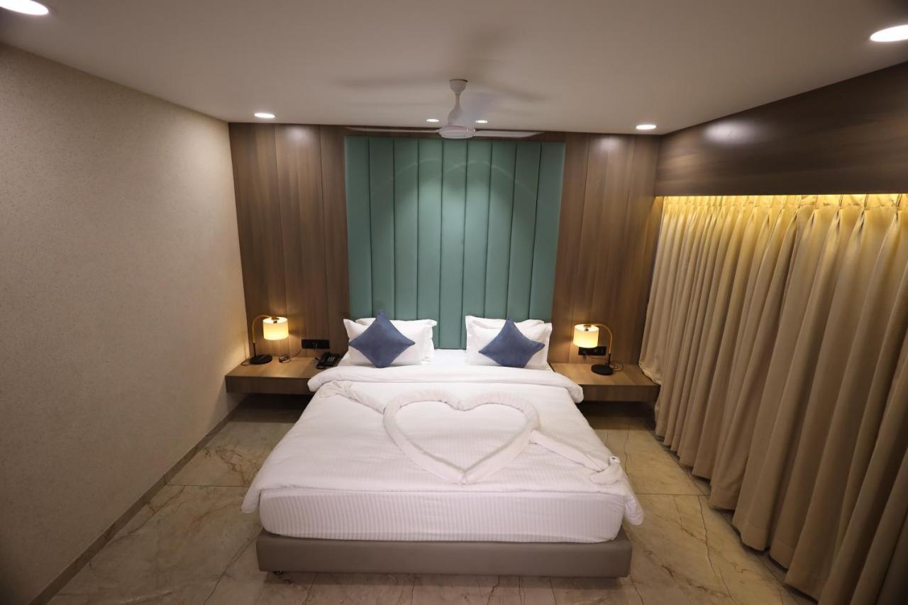 Lords Eco Inn Navsari Buitenkant foto