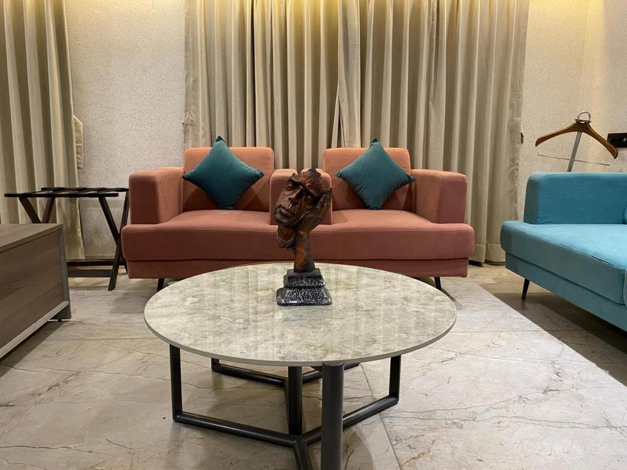 Lords Eco Inn Navsari Buitenkant foto
