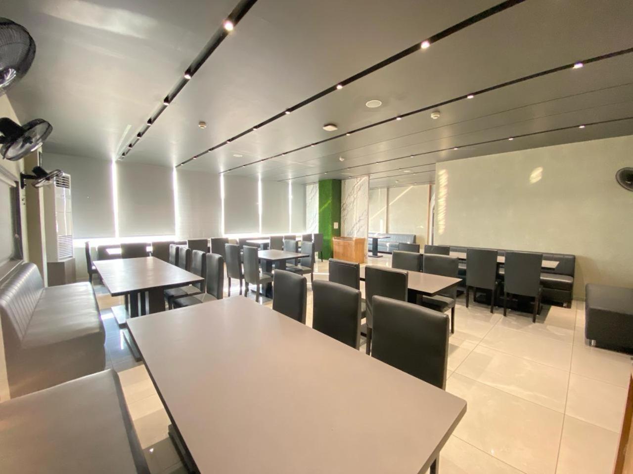 Lords Eco Inn Navsari Buitenkant foto