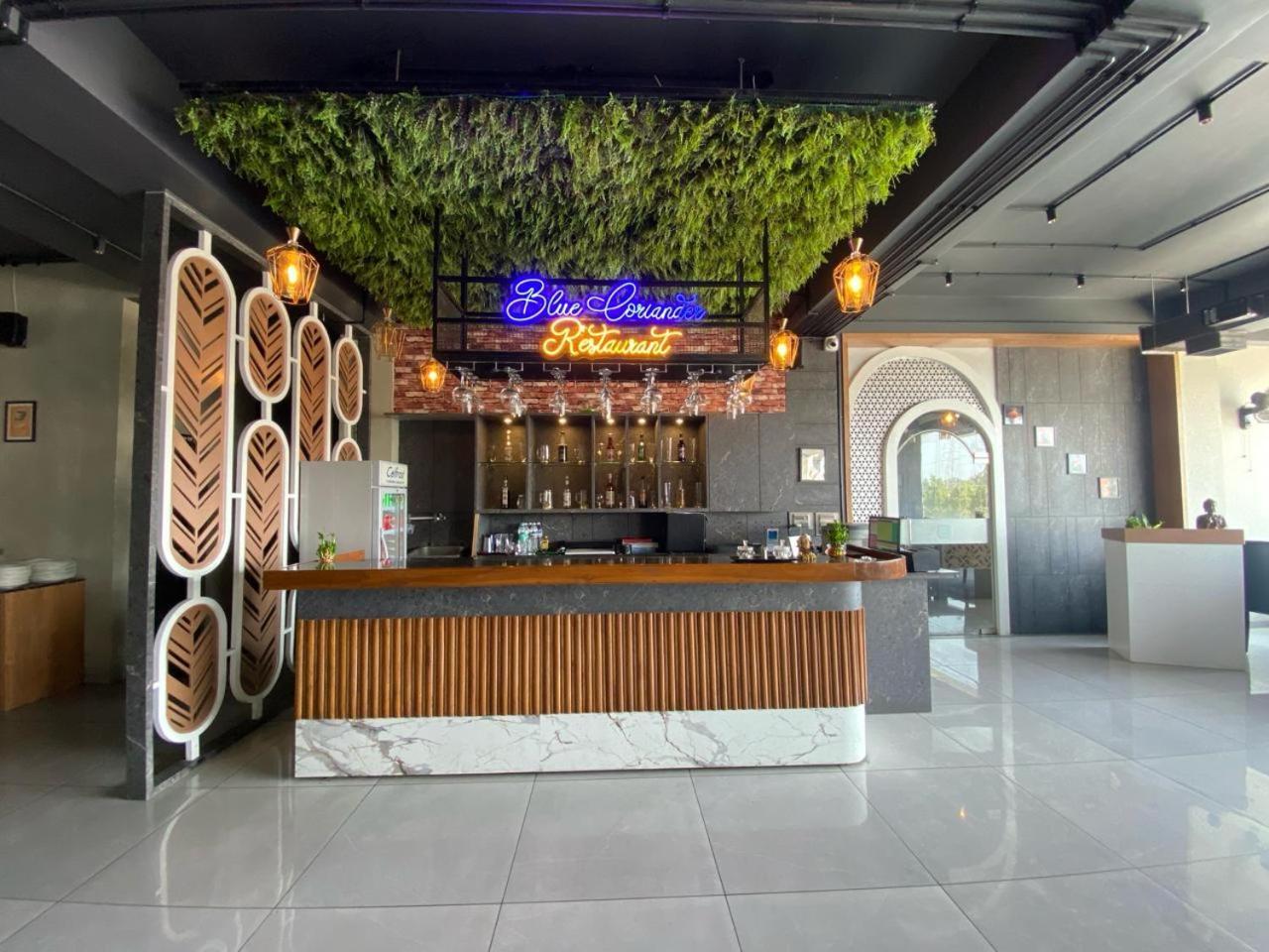 Lords Eco Inn Navsari Buitenkant foto