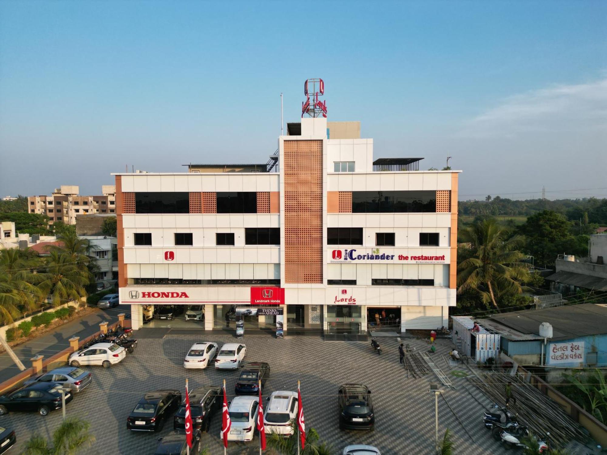 Lords Eco Inn Navsari Buitenkant foto